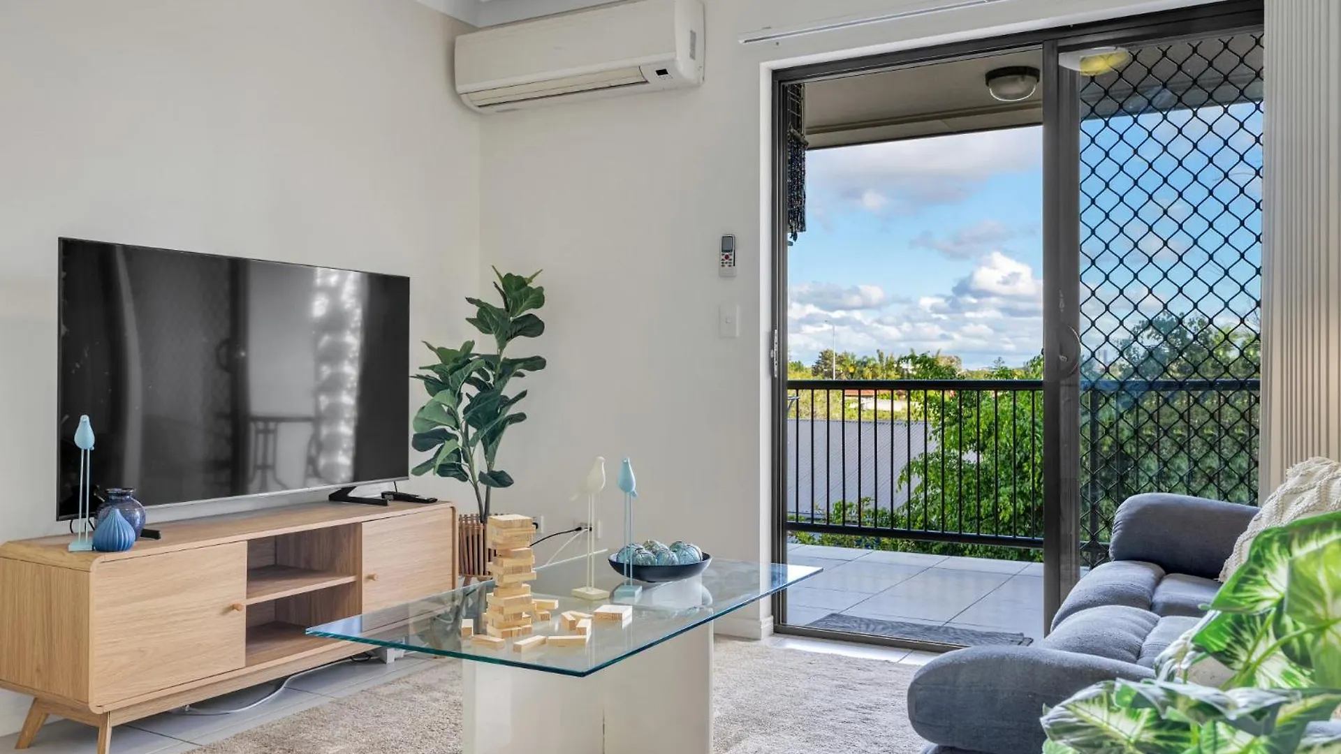 Bright 2-Bed With Private Balcony & Serene View location